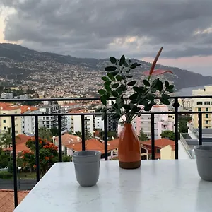 Funchal (Madeira) hotels &amp; apartments, all accommodations in Funchal (Madeira)
